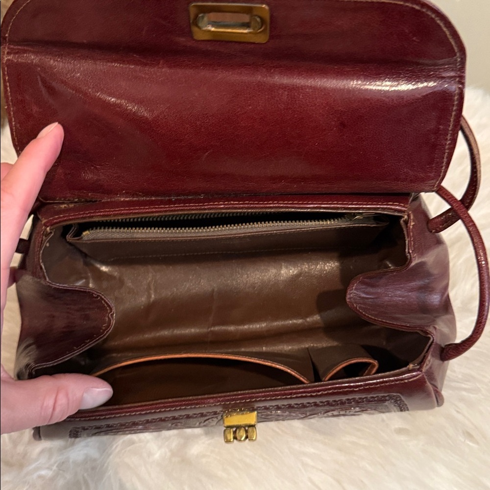 Vintage Burgundy Tooled Leather Shoulder Bag with Brass Clasp - Picture 11 of 13